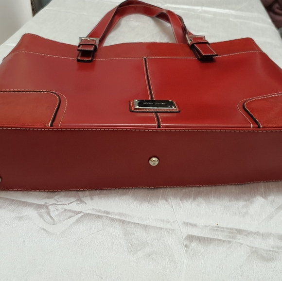 Laura Jones | Shoulder Bag / Laptop Bag | Red | Pre-Owned - Picture 8 of 16
